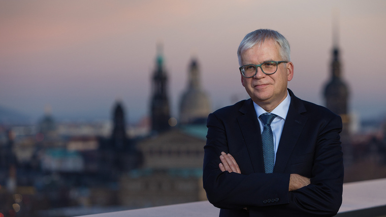 Der studierte Volkswirt und Politologe Hartmut Vorjohann (60) ist seit Dezember 2019 sächsischer Finanzminister. Nach Rekordeinnahmen in den vergangenen Jahren muss er nun mit deutlich weniger Geld in der Landeskasse planen.