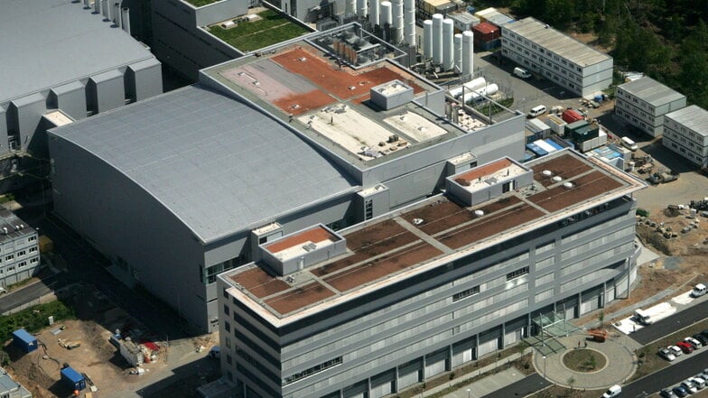 In der Infineon-Chipfabrik im Dresdner Norden ist noch Platz für zusätzliche Maschinen. In den nächsten zwei Jahren will der Konzern den Reinraum komplett füllen.