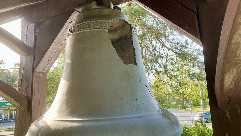 Im April 2024 war der Alu-Nachguss der Laurentiusglocke schwer beschädigt worden. Inzwischen hängt sie nicht mehr dort.