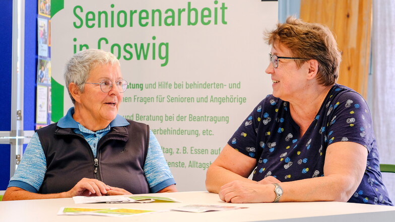 Margit Harz und Beate Lindner im Mehrgenerationenhaus "Alte Bibo" in Coswig.