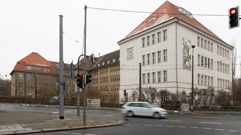In der dritten Februarwoche ziehen die Schüler und Lehrer des Gymnasiums Dresden-Cotta aus, das Schulhaus wird saniert.