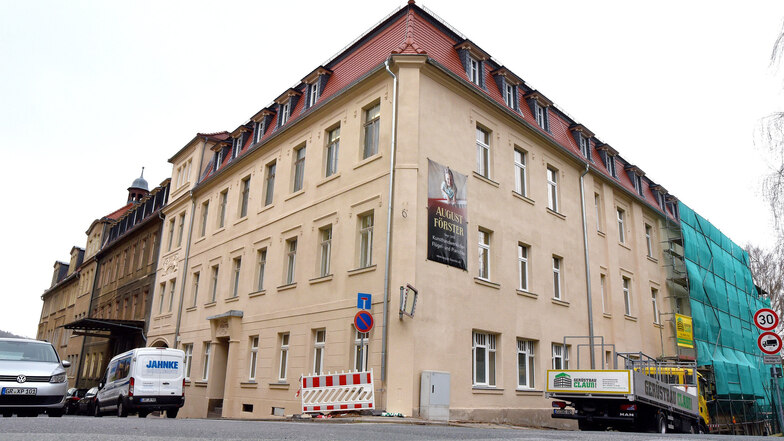 Das Eckgebäude des Firmensitzes an der Jahnstraße/Humboldtstraße ist jetzt saniert worden.