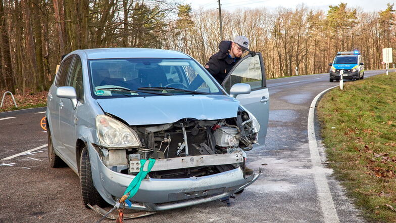 Zwei Verletzte Bei Unfall Auf Der B172 Nahe Pirna | Sächsische.de