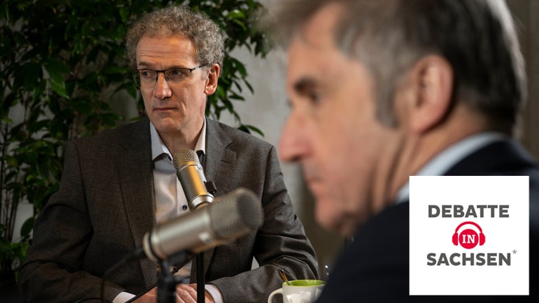 Dirk Oschmann, Autor des Buches "Der Osten ist eine Erfindung des Westens", diskutiert im Podcast "Debatte in Sachsen" mit Bürgerrechtler Frank Richter.
