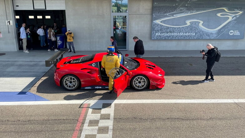 Selbsttest im Ferrari: Drei Runden auf der Rennstrecke, 850 Euro