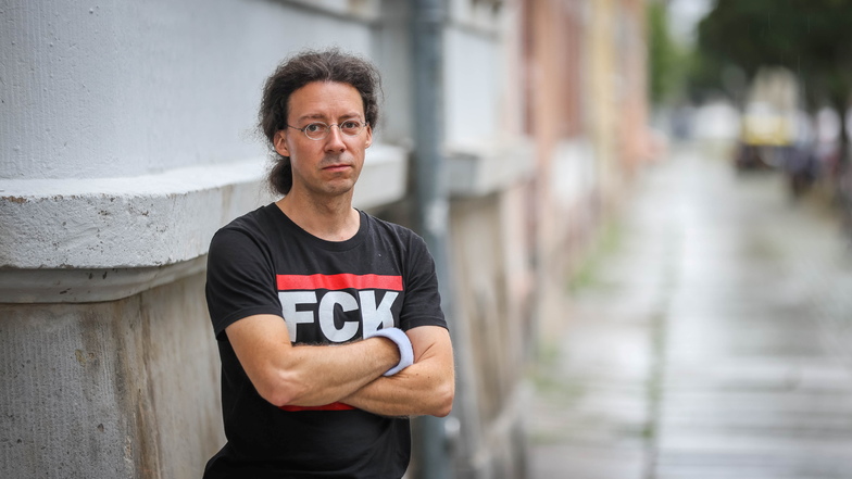 Patrick Ament, selbst Vonovia-Mieter, engagiert sich im Aktionsbündnis "Mietenwahnsinn stoppen", das sich für den Ankauf von mehr als 3.000 Wohnungen des Konzerns in Dresden einsetzt.