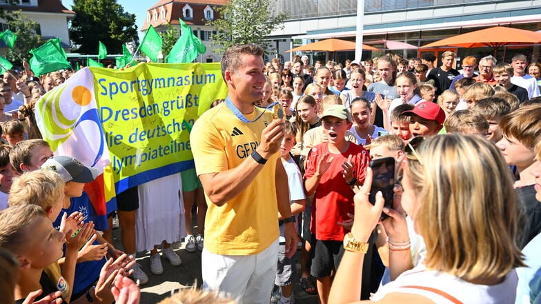 Erst vor wenigen Tagen wurde Tom Liebscher-Lucz von den aktuellen Sportschülern empfangen und bejubelt. Der 31-Jährige Kanute errang in Paris sein drittes Olympiagold - jeweils mitr dem deutschen Kajak-Vierer.