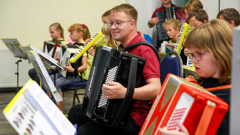 Die Musikschule Fröhlich begleitete die Veranstaltung musikalisch.