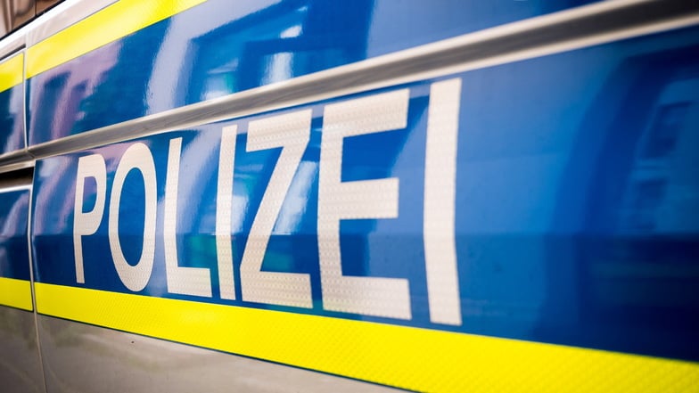 Die Polizei erwischt in Zittau einen Mann mit Drogen.