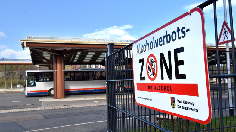 Altenberg: Alkoholverbot am Bahnhof nicht zu übersehen