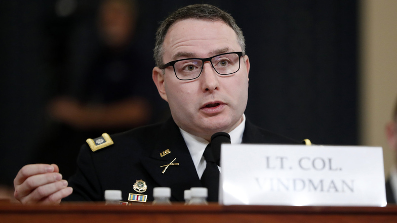Oberstleutnant Alexander Vindman, Mitglied des Nationalen Sicherheitsrates, sagt öffentlich vor dem Geheimdienstausschuss des US-Repräsentantenhauses aus.