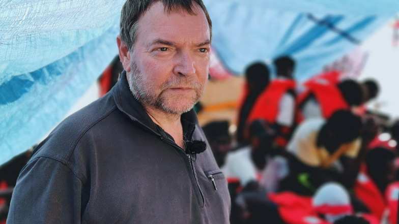 Claus-Peter Reisch will Flüchtlinge von der gefährlichen Überfahrt durch das Mittelmeer abhalten.