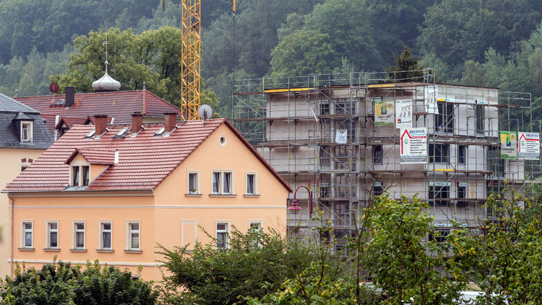 Neues Mehrfamilienhaus in Bad Schandau: Der Rohbau steht.