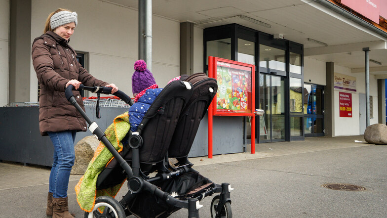 Sylvia Rentsch durfte nicht in den Supermarkt, weil sie durch ihren Kinderwagen keine Hand frei hatte für einen Einkaufswagen.