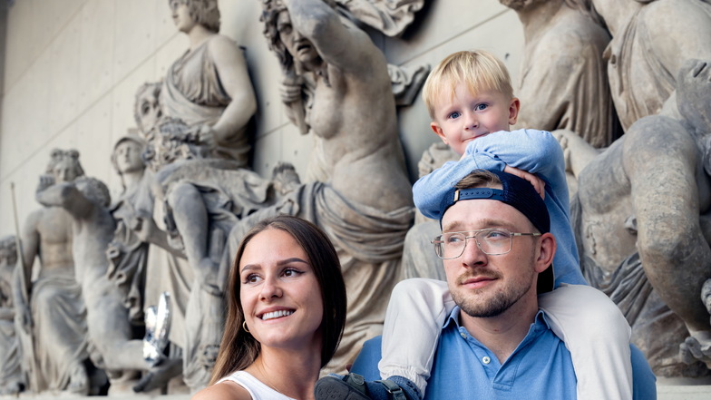 Tag der offenen Tür im Burgtheater Bautzen: Zu den Besuchern zählten auch Pavel und Julia mit ihrem Sohn Jaroslav.
