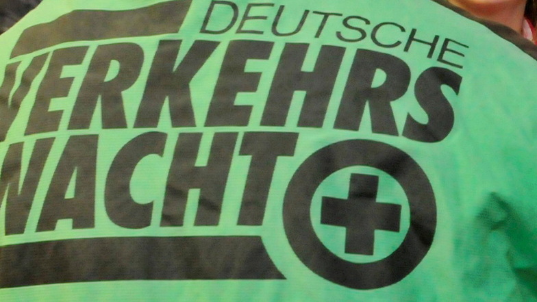 Den ehrenamtlichen Helfern vom Verein Verkehrswacht liegt es am Herzen, dass die Erstklässler auf ihren Schulwegen sicher unterwegs sind.