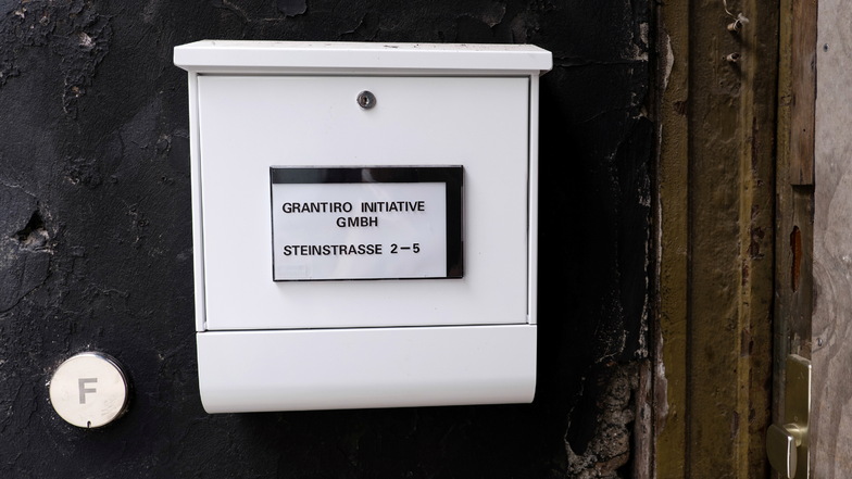 Der Briefkasten der Grantiro Initiative GmbH auf der Steinstraße in Görlitz.