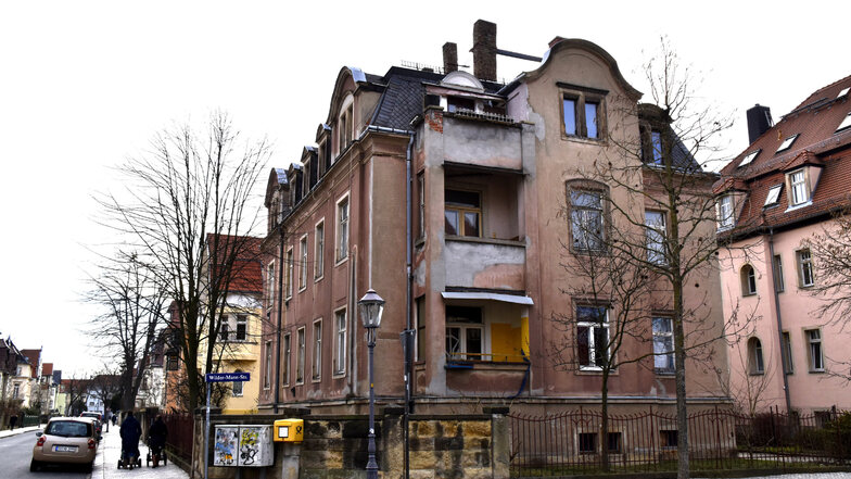 Viele Dresdner wollen den Abriss dieses Eckhauses in der Wilder-Mann-Straße 44 verhindern.