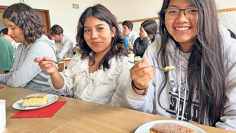Kulturverständigung mit Eierschecke: Regelmäßig besuchen Schülergruppen aus Lateinamerika die TU Dresden. Vielleicht überzeugt sie der Kuchen von einem Studium in Sachsen?