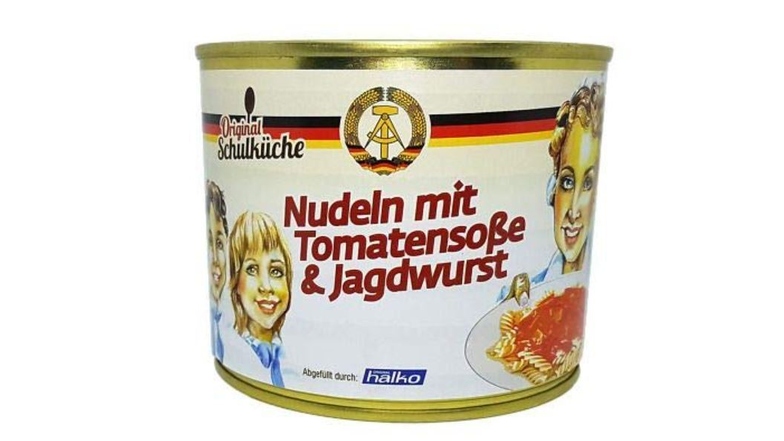 Die Bundesstiftung Aufarbeitung kritisiert den Verkauf von Konserven im DDR-Dekor durch den Kölner Handelskonzern Rewe.