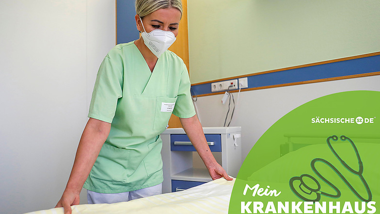Luzie Nývltová erledigt das Bettenmachen im Krankenhaus Zittau mit Routine.