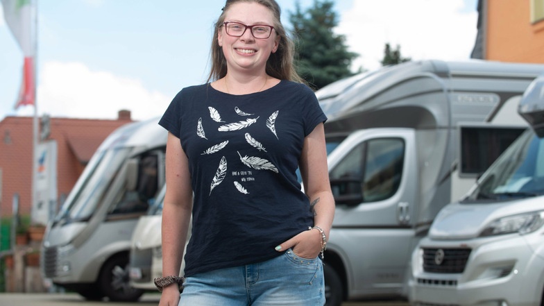 Katrin Nitsche von der Firma „Radeberger Reisemobile“ in Feldschlößchen kann sich über mangelnde Nachfrage nicht beklagen. Vor allem Familien und junge Paare wollen ihren Urlau auf vier Rädern verbringen.