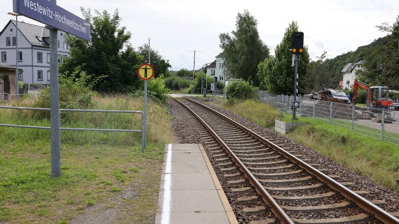 Am Dienstagmorgen haben die Schulkinder in Westewitz vergeblich auf einen Zug gewartet.