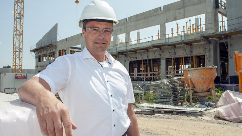 Im August 2018 war Bürgermeister Ralf Rother noch zuversichtlich, dass der Bau ein Jahr später fertig sein kann. 