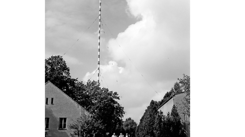 Nach der Wende konnte der Sender Wilsdruff besichtigt werden. Nun soll die Riesenantenne abgerissen werden.