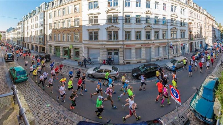 Der Marathon ging zum ersten Mal auch durch die Neustadt - wie hier auf der Kamenzer Straße.