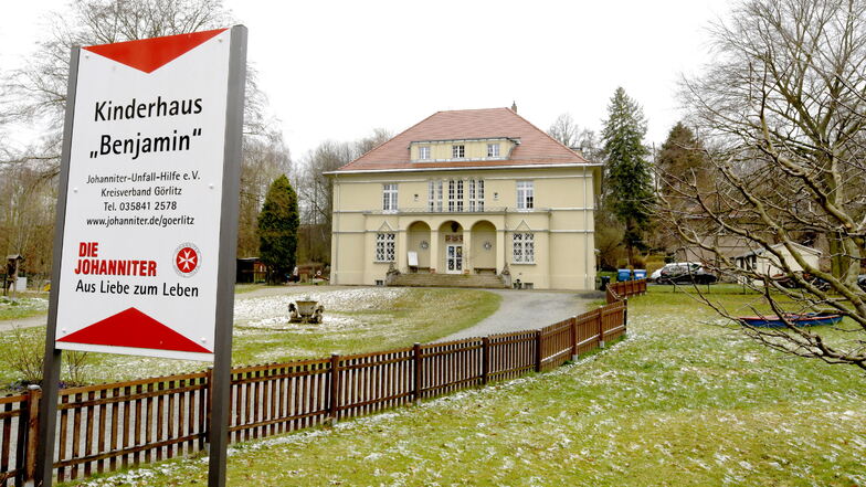 Nicht nur die schöne Villa des Großschönauer Kinderhauses "Benjamin" steht unter Denkmalschutz, sondern auch das Gelände ringsum.
