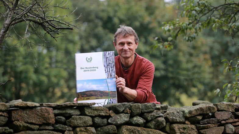 Sebastian Klotsche aus Höckendorf ist einer der Autoren des kalendarischen Jahrbuchs für das Keulenberggebiet. Das ist jetzt erschienen.