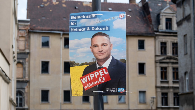 Altes Wahlplakat von Sebastian Wippel (AfD) gegenüber dem Görlitzer Polizeirevier.