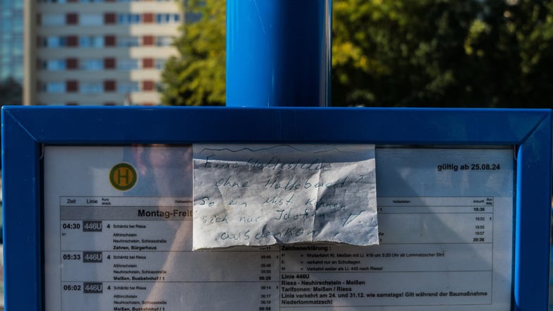 Ende August hinterließ dort jemand handschriftlich eine Kritik an dem Neubau.