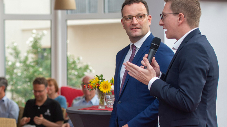 Oliver Wehner (r.) holte im Wahlkampf auch Bundesgesundheitsminister Jens Spahn zur Unterstützung in seinen Wahlkreis.