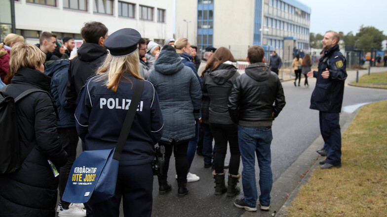 Noch Anfang Januar herrschte beim Hochschultag reges Begängnis. Jetzt ist Stille eingekehrt auf dem Polizeigelände an der Friedensstraße in Rothenburg. Studenten fürchten sogar um die Durchführung der Prüfungen.