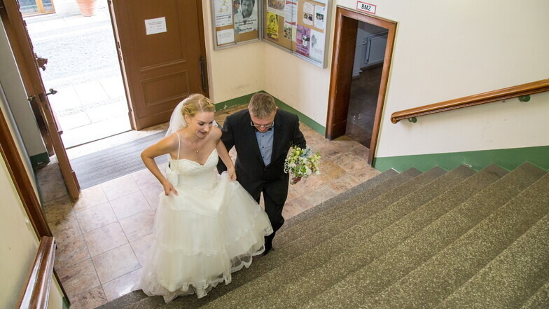 Diese Treppe im Görlitzer Rathaus müssen Brautpaare aus Markersdorf seit einem Jahr nehmen.