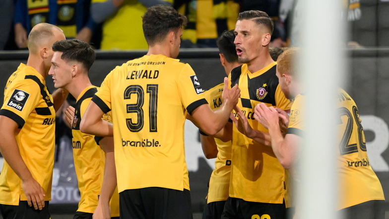 Derbysieger: Dynamo gewinnt gegen Erzgebirge Aue mit 2:1.