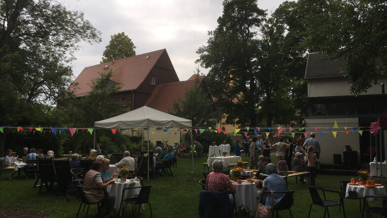 Sommercafé und Veranstaltung über Pastor Roller in Weixdorf