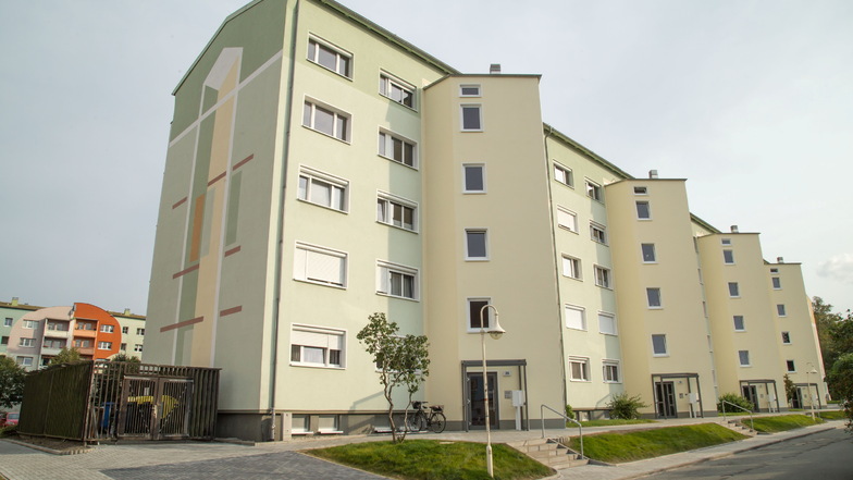 An dem Wohnblock der Wobag in der Ringstraße in Niesky wurden bereits im zweiten Halbjahr 2019 vier Aufzüge angebaut und so der Wohnkomfort für die Mieter verbessert.