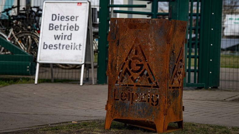 Eskalation bei Rekordstreik in Espenhain: Firma sperrt Mitarbeiter aus