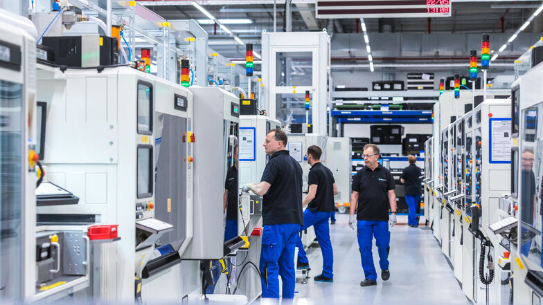 Bei der Daimler-Tochter Deutsche Accumotive in Kamenz werden Autobatterien gebaut – und künftig auch am selben Orte recycelt?
