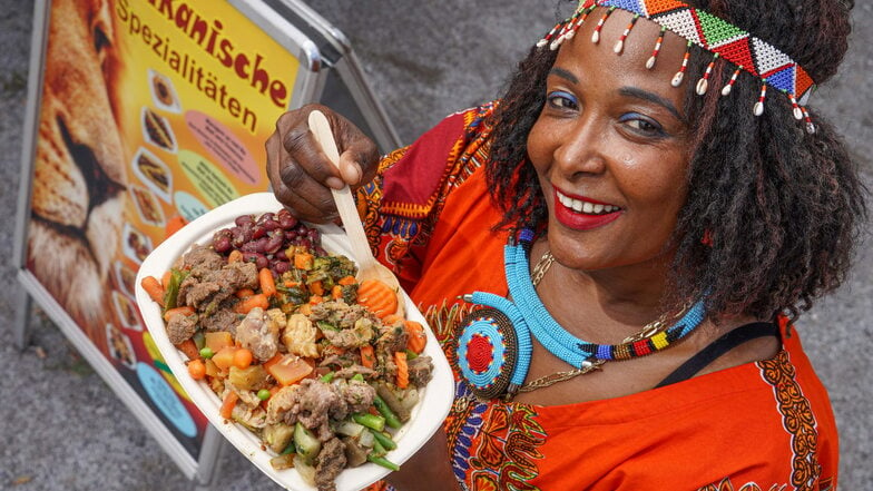Zebra-, Krokodil-, Kamel- und Büffelfleisch mit Gemüse, Couscous und Reis bot Mary Hänel aus Zwickau, die in Kenia geboren wurde, beim Streetfood-Festival 2021 in Bautzen an. Dieses Jahr kommt das Festival nach Kamenz.