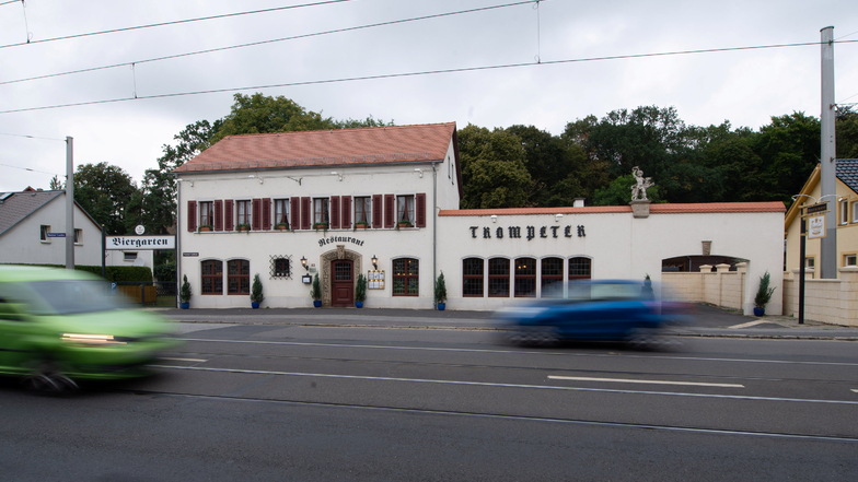 Das Gasthaus Trompeter ist mit Sitz an der Bautzner Landstraße über die Grenzen Dresdens hinaus bekannt. Seit über 150 Jahren gibt es hier ein Restaurant.
