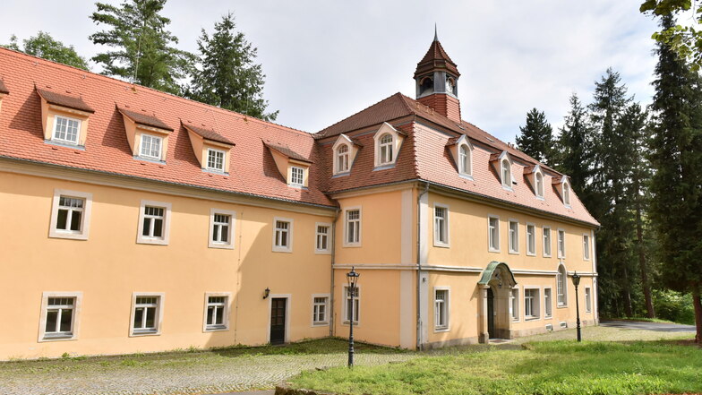 Ziehen Flüchtlinge ins Berggießhübler Schloss Friedrichsthal?