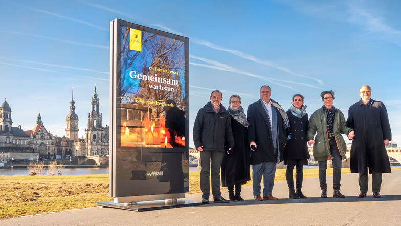 Die Stadt Dresden ruft am 13. Februar wieder zur Menschenkette auf. Dresdens Oberbürgermeister Dirk Hilbert (3.v.l.) findet das vor allem wegen der aktuellen Enthüllungen um die AfD wichtig.