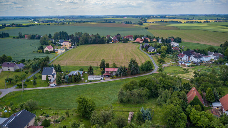 In Mannsdorf gibt es noch einige potenzielle Eigenheimstandorte. Aber die Flächen können derzeit noch nicht bebaut werden. Es gibt ein Abwasserproblem.