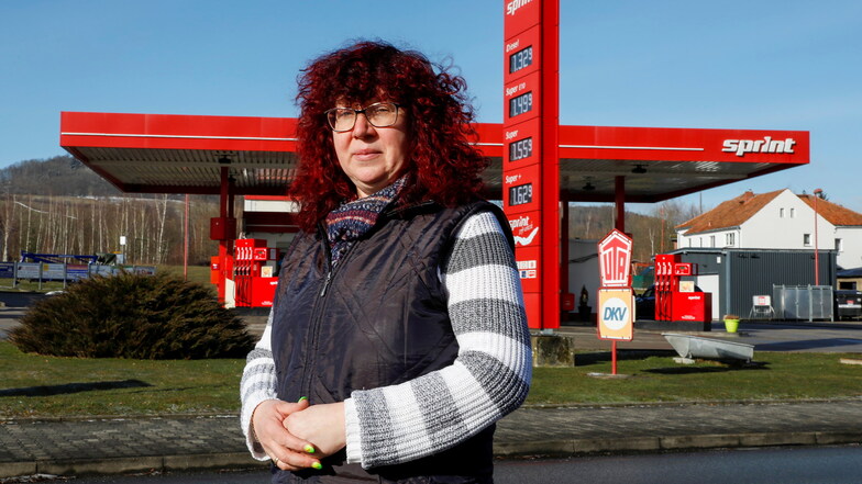 Verena Gaßmayr betreibt mit ihrem Mann die Sprint-Tankstelle an der B96 in Oderwitz. Von geschlossenen Grenzen kann sie nicht unbedingt profitieren.
