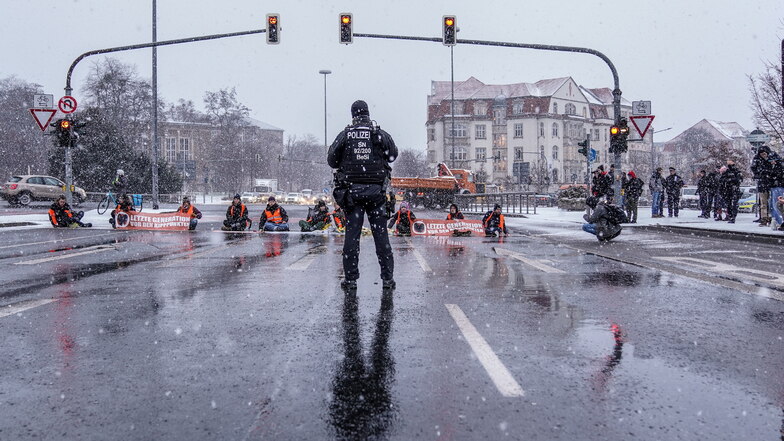 Klima-Protestler drohen Dresden mit "maximaler Störung" der Ordnung