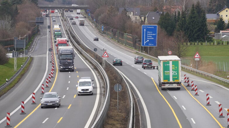 Bei Bautzen: Mercedes-Fahrer bremst Autofahrer auf A4 aus